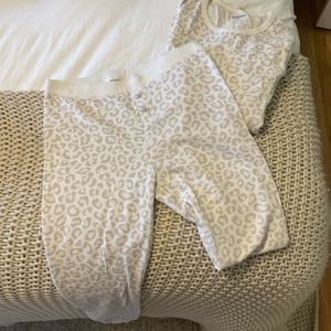 Old Navy camo long sleeve long pants pajama set